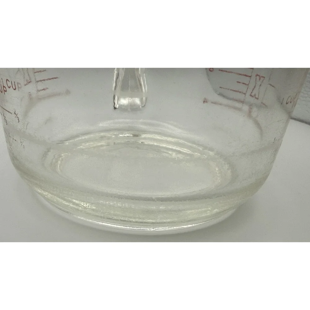 Vintage PYREX #532 1 Quart Measuring Cup Red Lettering Photographic Use D Handle